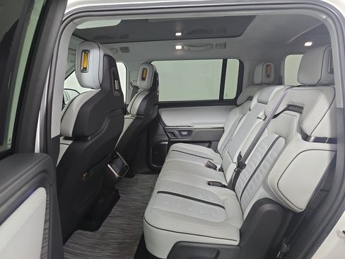 Used 2024 Rivian R1S Adventure AWD/4WD image 21
