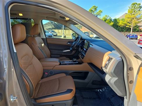 Certified 2024 Nissan Pathfinder Platinum w/ Cargo Package image 15