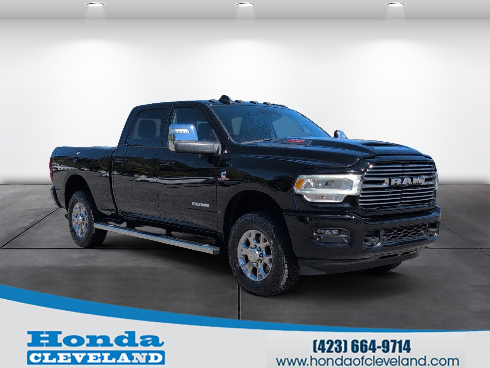 Used 2023 RAM 3500 Laramie AWD/4WD image 1
