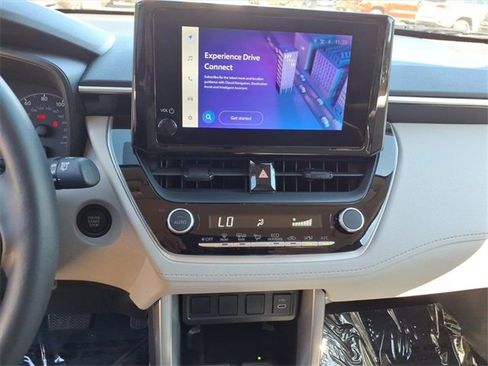 Used 2024 Toyota Corolla Cross LE image 16