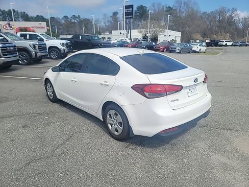 Used 2018 Kia Forte LX w/ LX Rear Camera Package image 5