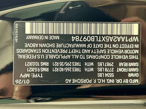 Used 2026 Porsche Macan AWD/4WD image 35