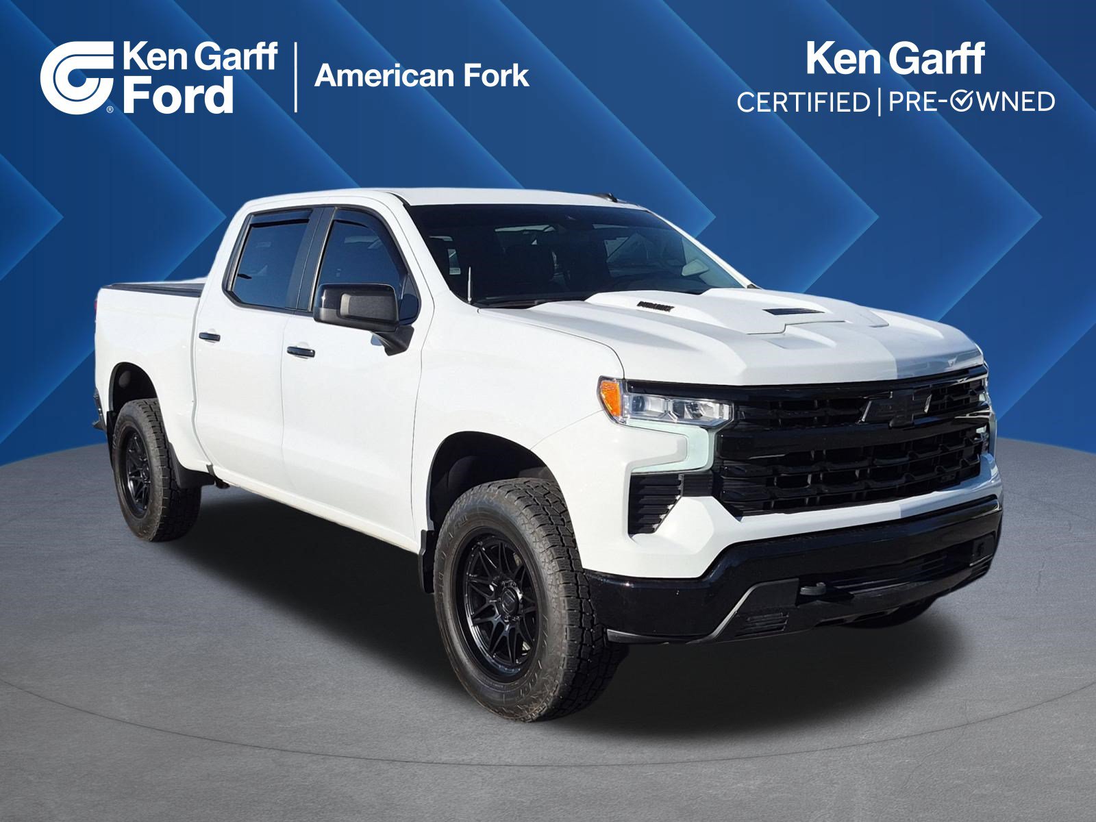 Used 2025 Chevrolet Silverado 1500 LT Trail Boss w/ Convenience Package II AWD/4WD image 1