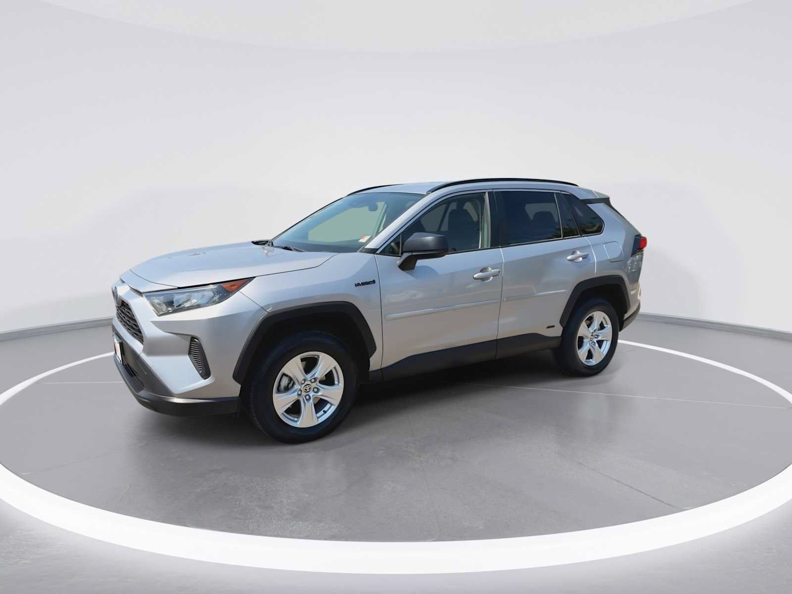 Certified 2021 Toyota RAV4 LE AWD/4WD image 4