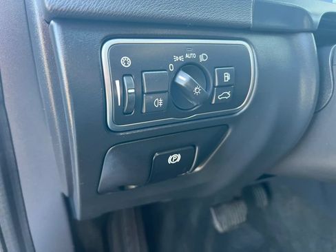 Used 2017 Volvo V60 T5 Platinum AWD/4WD image 21