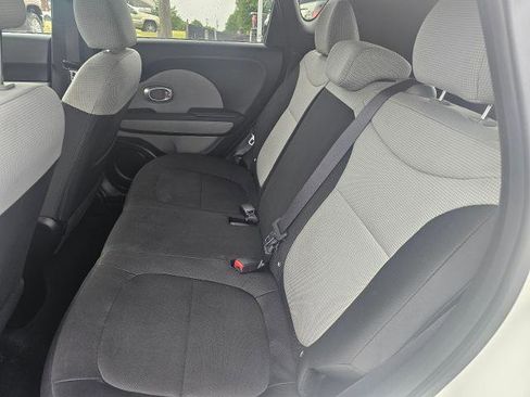 Used 2014 Kia Soul FWD image 39