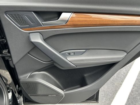 Certified 2024 Audi Q5 e Premium Plus image 24