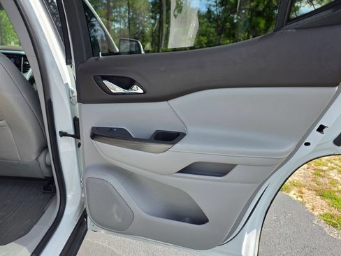 Used 2020 GMC Acadia SLT w/ Trailering Package FWD image 23