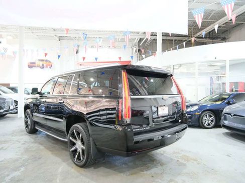 Used 2015 Cadillac Escalade ESV Premium image 8