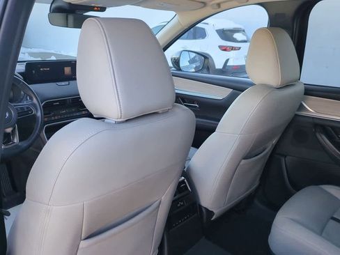 Used 2024 MAZDA CX-90 Plug-In Hybrid w/ Preferred image 17