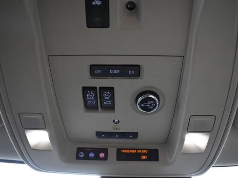 Used 2020 Cadillac Escalade ESV Premium Luxury image 28