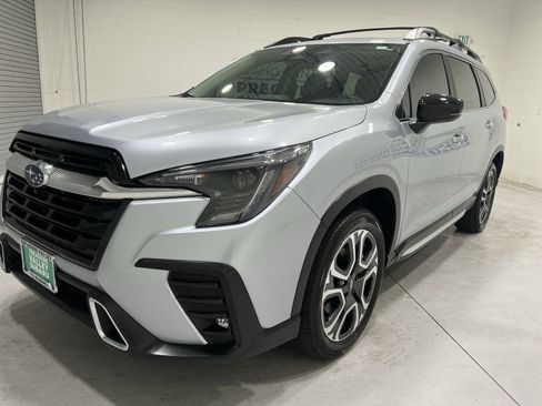 Certified 2025 Subaru Ascent Touring w/ Popular Package #2 AWD/4WD image 4