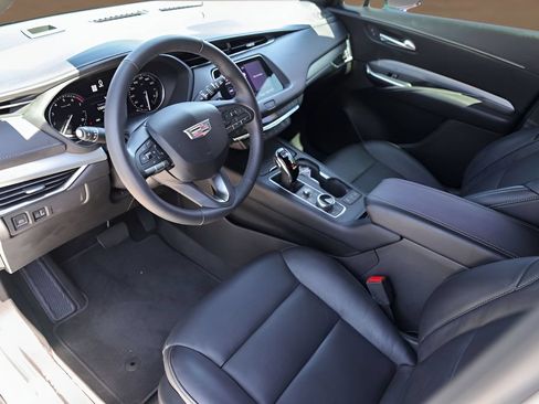 Certified 2022 Cadillac XT4 Premium Luxury w/ Enhanced Visibility Package AWD/4WD image 10