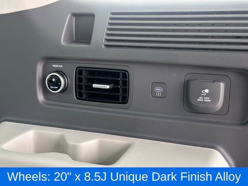 Used 2025 Hyundai Santa Fe Calligraphy image 14