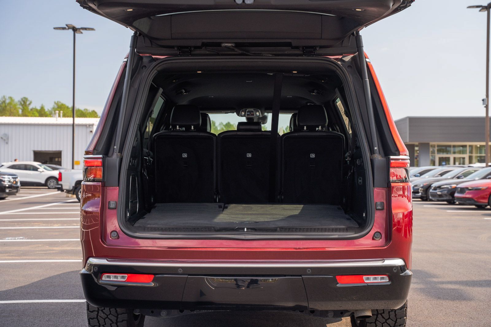 Used 2022 Jeep Wagoneer Series III RWD image 21
