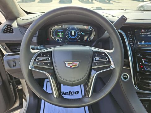 Used 2017 Cadillac Escalade ESV Platinum image 34