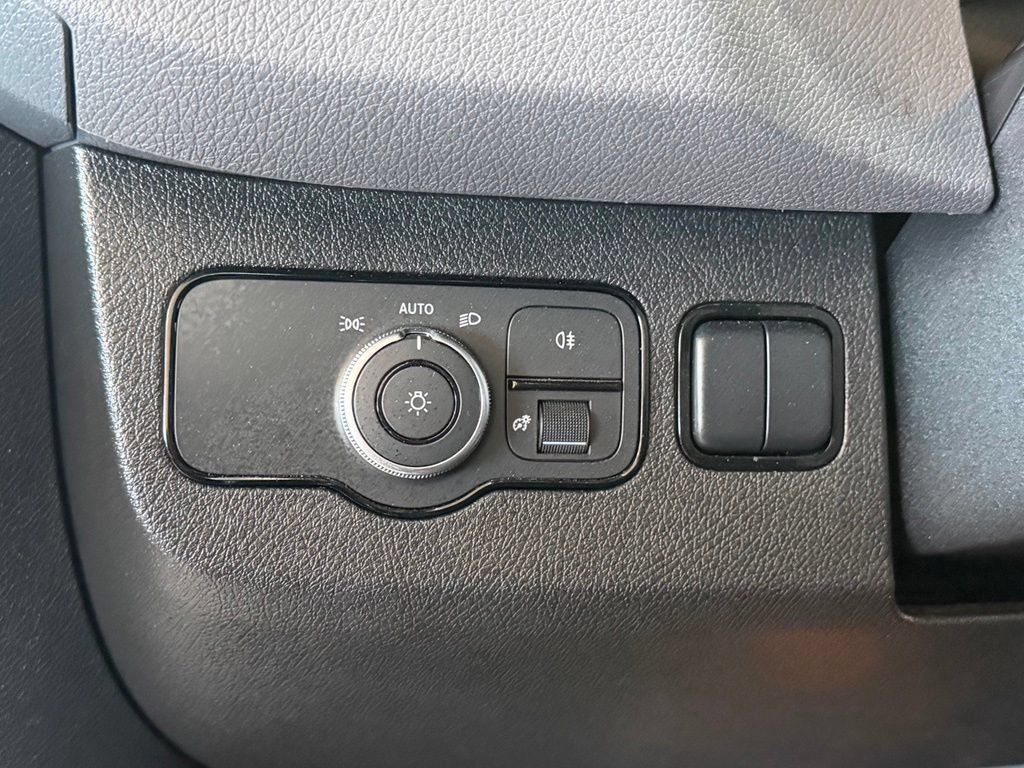 Used 2025 Mercedes-Benz Sprinter 2500 image 20