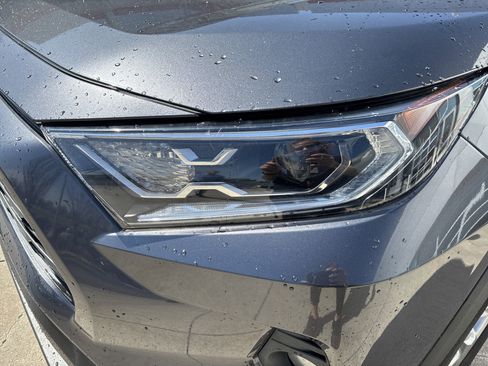 Certified 2021 Toyota RAV4 XLE w/ Convenience Package image 11