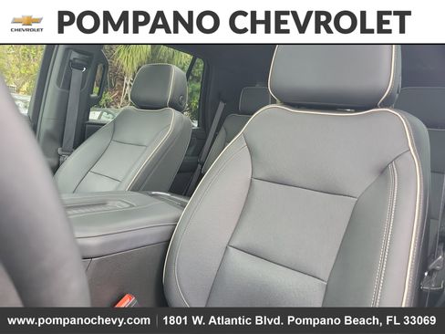 Used 2023 GMC Yukon SLT w/ SLT Premium Package image 27