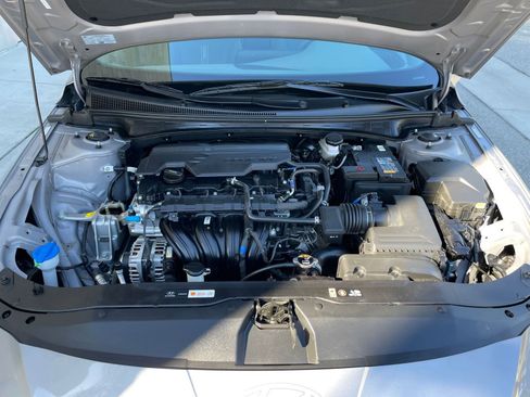 Used 2025 Hyundai Elantra SEL image 33