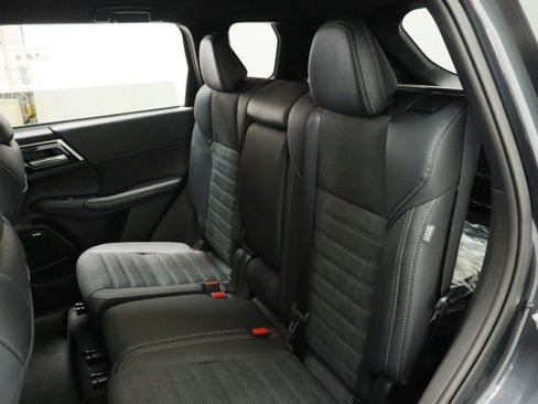 New 2026 Mitsubishi Outlander LE FWD image 25