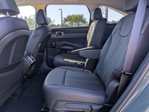 New 2025 Kia Sorento EX AWD/4WD image 12