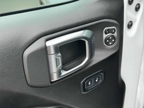 Used 2024 Jeep Wrangler Unlimited AWD/4WD image 11