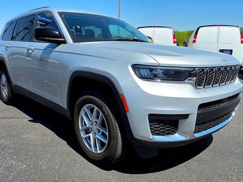 Used 2024 Jeep Grand Cherokee L Laredo AWD/4WD image 14