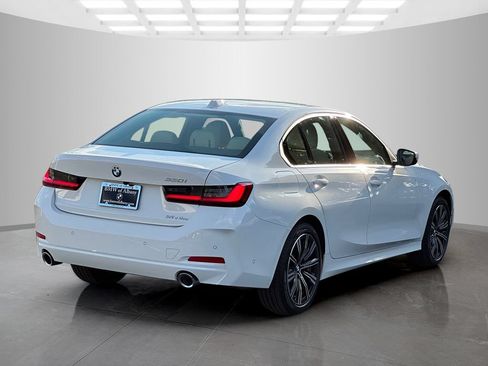 Used 2026 BMW 330i Sedan w/ Parking Assistance Package RWD image 6