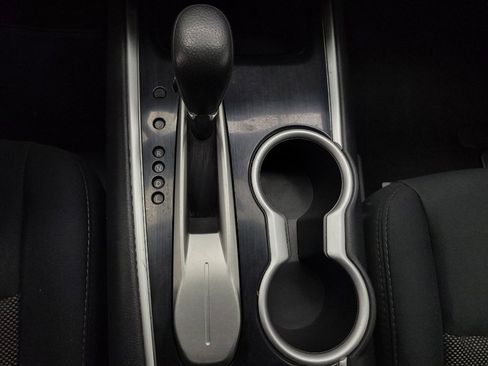 Used 2019 Nissan Pathfinder S image 26