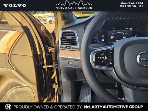 Used 2023 Volvo XC90 B6 Plus w/ Protection Package Premier image 25