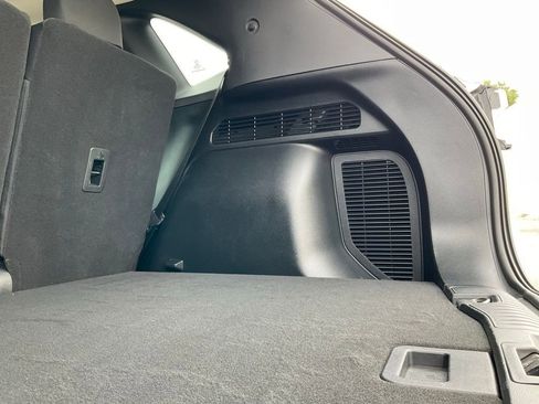 Used 2022 Ford Escape SE image 15