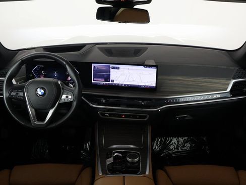 Certified 2026 BMW X5 sDrive40i w/ Climate Comfort Package RWD image 8