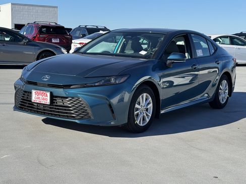 New 2026 Toyota Camry LE image 11