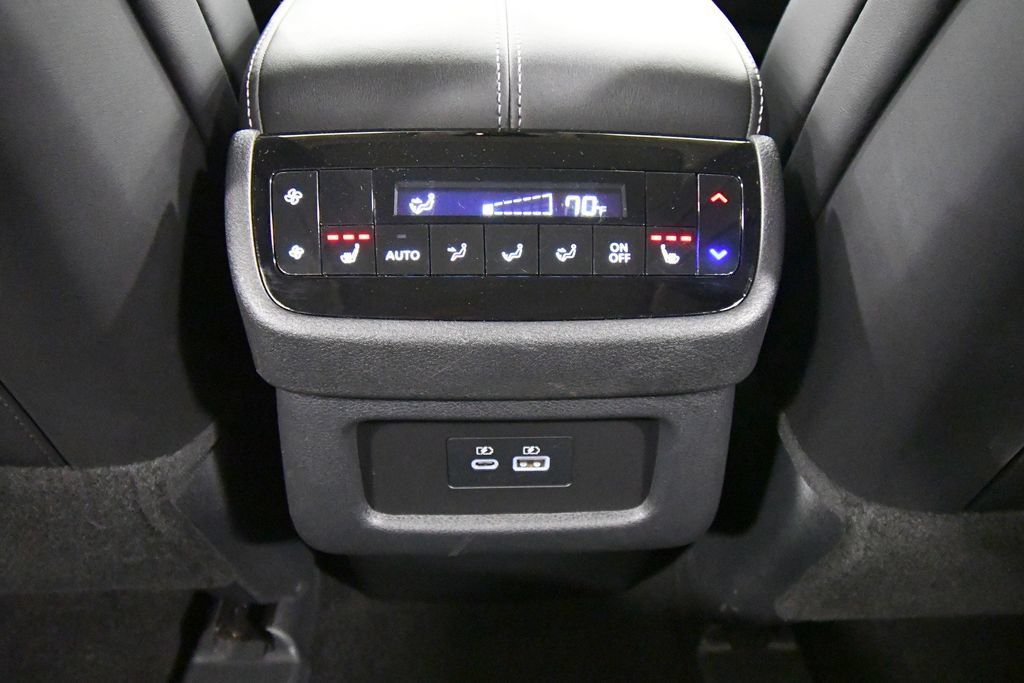 Used 2025 INFINITI QX60 Luxe AWD/4WD image 17