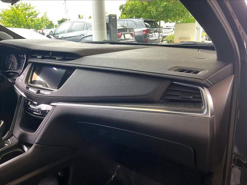 Used 2021 Cadillac XT5 Sportv w/ LPO, ONYX Package AWD/4WD image 18