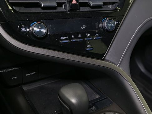 Used 2024 Toyota Camry SE image 27