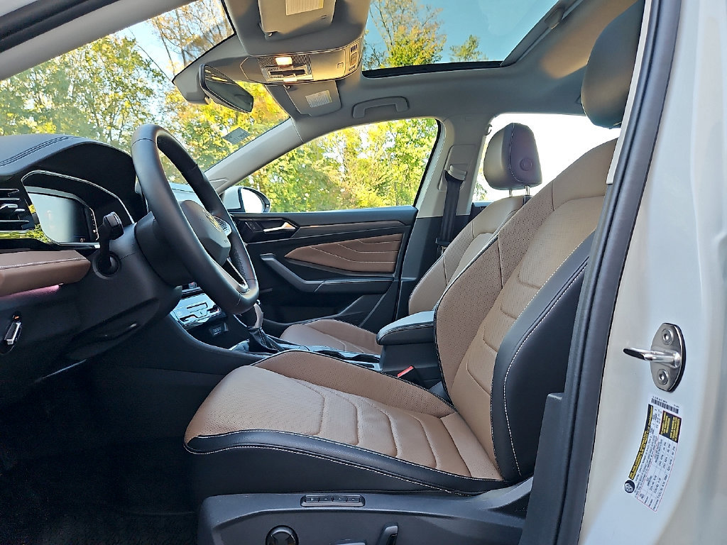 Certified 2026 Volkswagen Jetta SEL FWD image 13