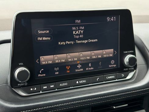 Used 2021 Nissan Rogue S FWD image 17