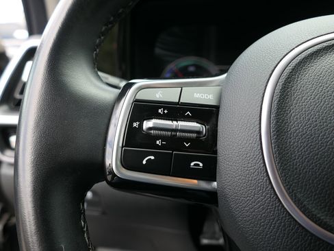 Used 2024 Kia Sorento EX AWD/4WD image 15