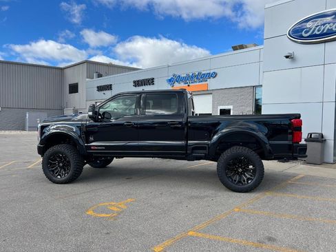 New 2026 Ford F250 Lariat w/ Black Appearance Package image 9