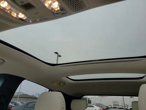 Used 2022 Mercedes-Benz GLA 250 4MATIC w/ Premium Package image 24