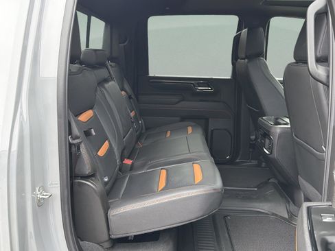 Used 2025 GMC Sierra 2500 AT4 image 26