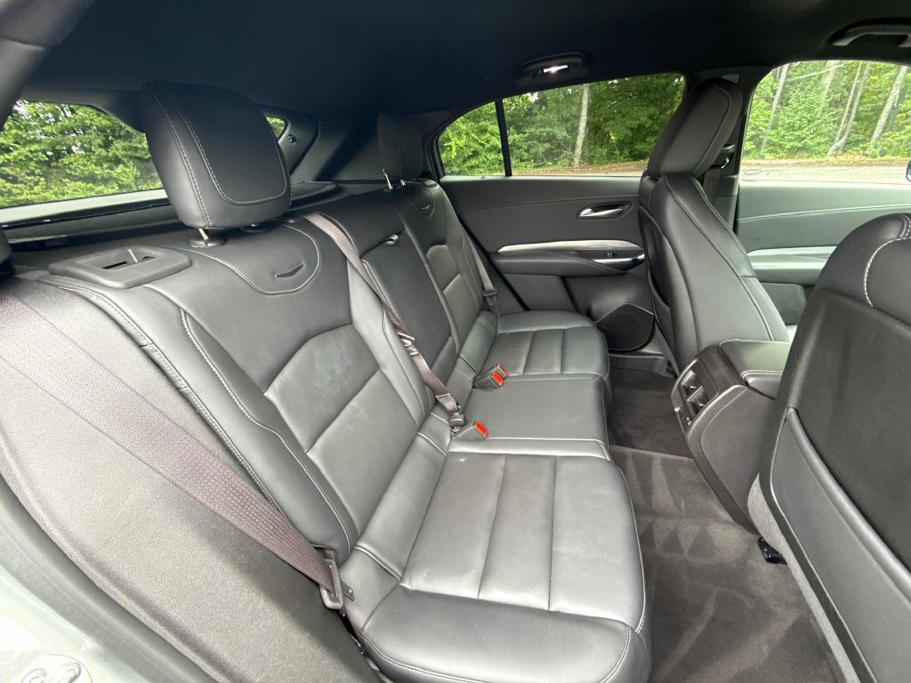 Used 2025 Cadillac XT4 Premium Luxury FWD image 28