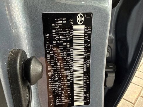 Used 2022 Toyota Corolla LE FWD image 22