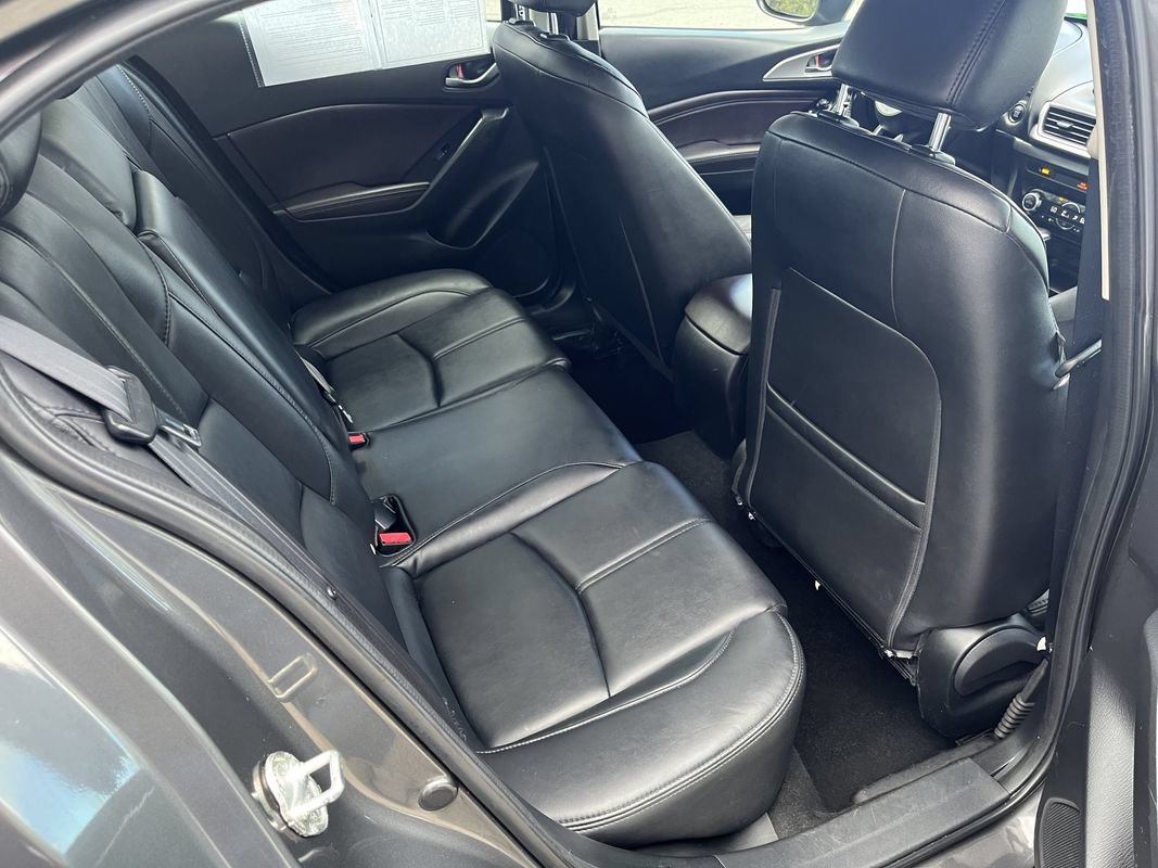 Used 2017 MAZDA MAZDA3 Touring FWD image 19
