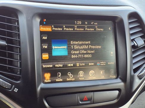 Used 2016 Jeep Cherokee Trailhawk image 6