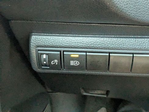 Used 2022 Toyota Corolla LE FWD image 25
