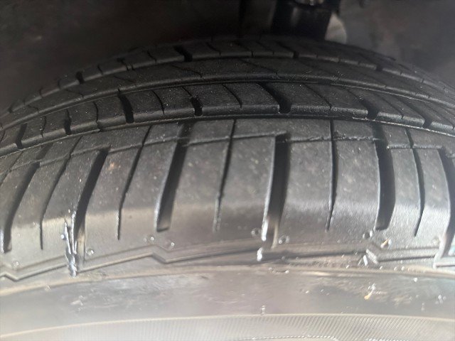 Used 2023 Chrysler Pacifica Touring FWD image 34