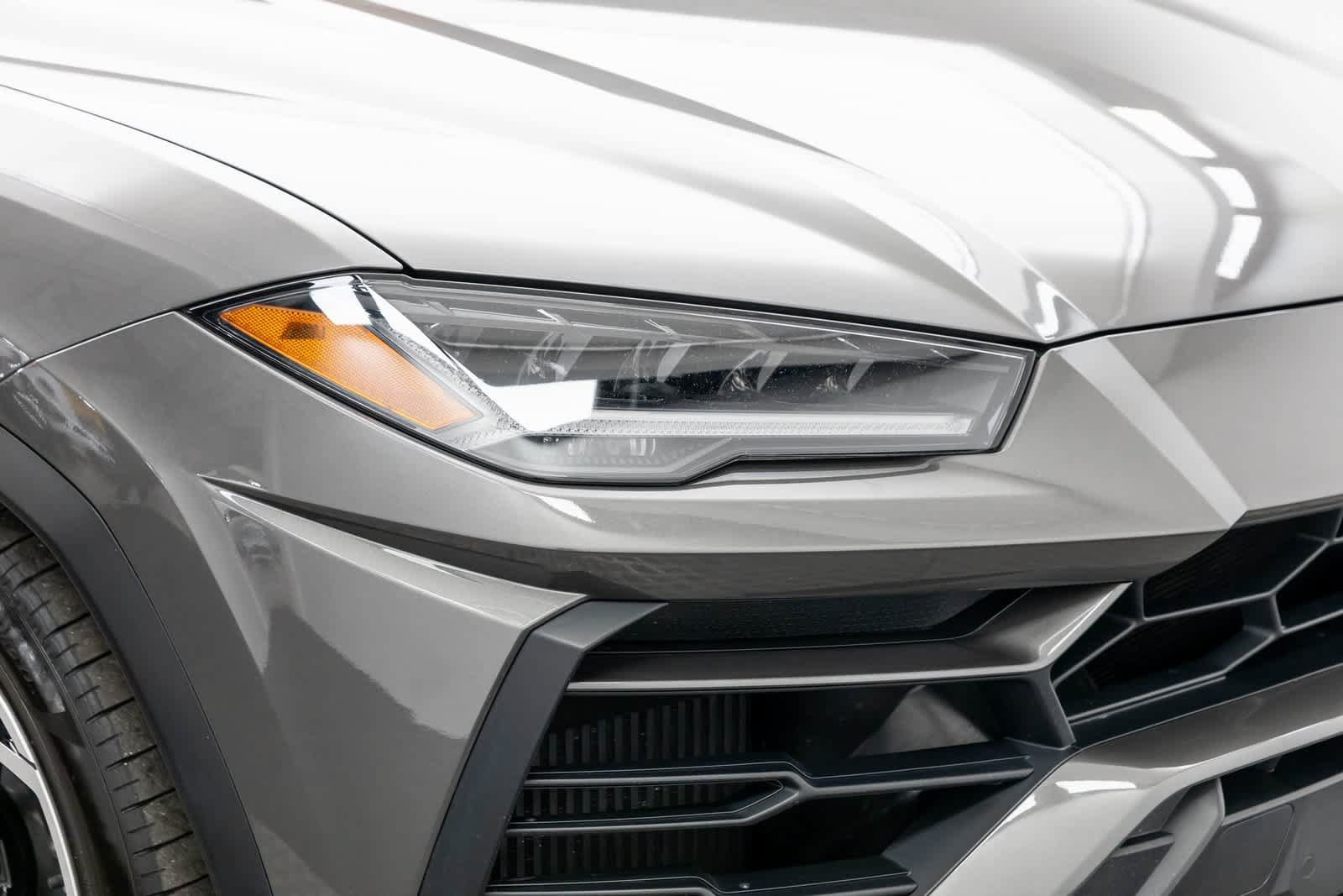 Used 2022 Lamborghini Urus AWD/4WD image 67